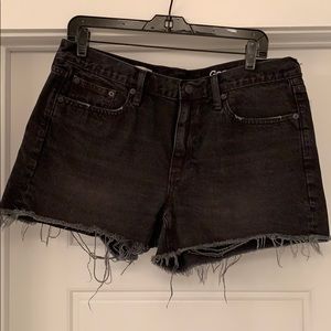 Gap “Slim Shorts” NEW size 30✨